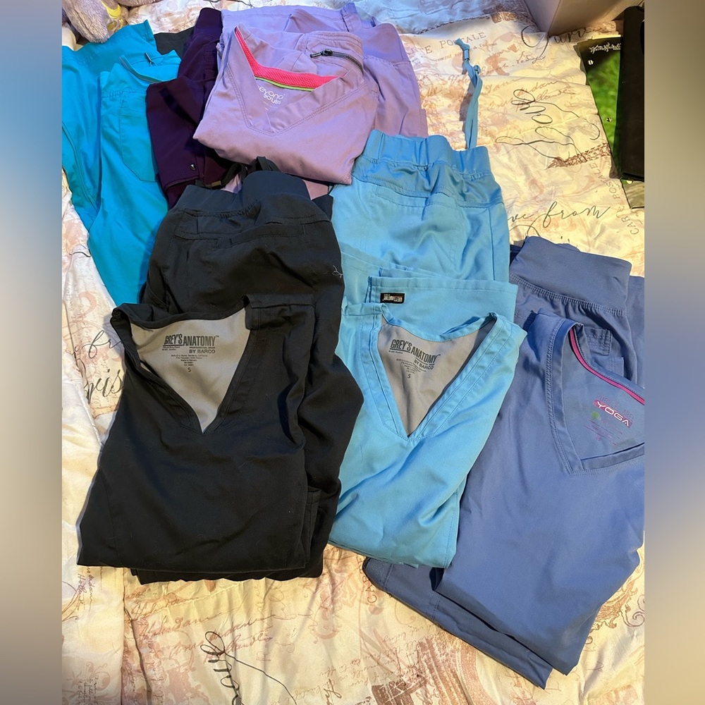 Lot of scrubs Xs/S multicolor